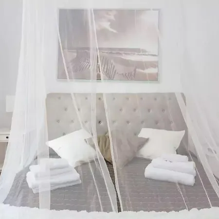 The Artists' Suite Apartment *